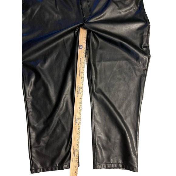 Abercrombie & Fitch‎ Black Curve Love Vegan Leather 90s Straight Pant Size 22S - Picture 10 of 15